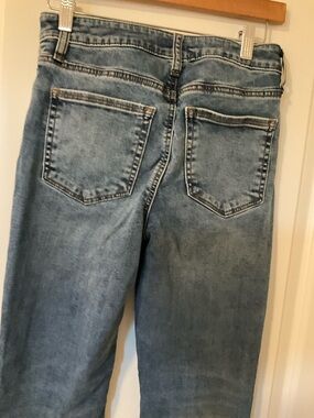 Kut from the Kloth 
Jeans 
Raw hem
Size 0 & 2